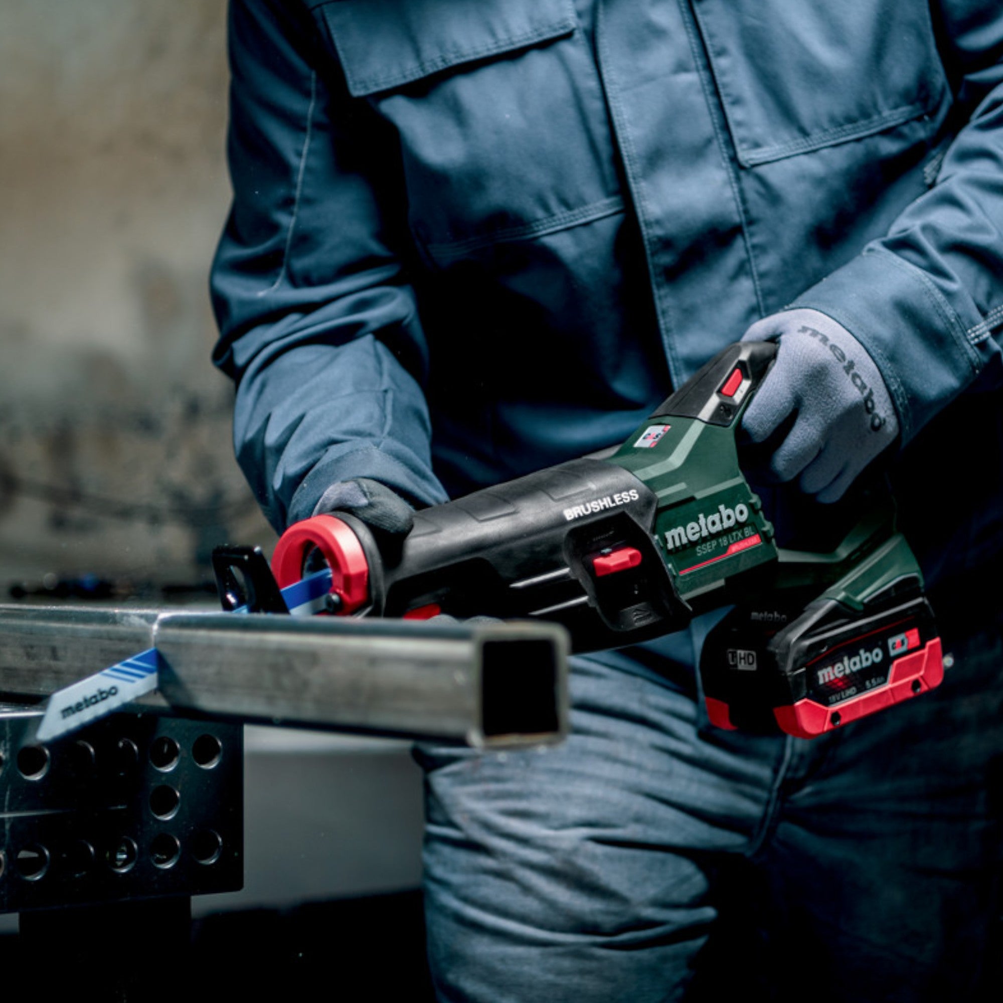 Metabo SSEP 18 LT BL Akku Saebelsaege 18 V 32 mm Brushless 2x LiHD Akku 8 0 Ah Ladegeraet 4 - toolbrothers