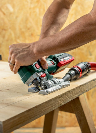 Metabo STA 18 LTX 150 BL Scie sauteuse sans fil 18 V 150 mm Brushless + 1x batterie LiHD 4,0 Ah + Metabox - sans chargeur