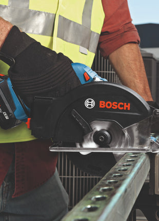 Bosch GKM 18V-50 Professional akumulatorowa pilarka tarczowa do metalu 18 V 136 mm bezszczotkowa + 2x akumulator 5,0 Ah + ładowarka + L-Boxx