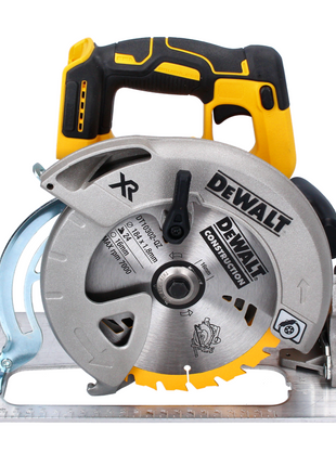 DeWalt DCS 570 N Akku Handkreissaege 18 V 184 mm Brushless Solo DeWalt DCL 040 18V XR Li Ion Akku Lampe 3 - toolbrothers