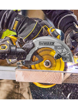 Sierra circular a batería DeWalt DCS 573 N 18 V 190 x 30 mm sin escobillas + 1x batería 4,0 Ah - sin cargador