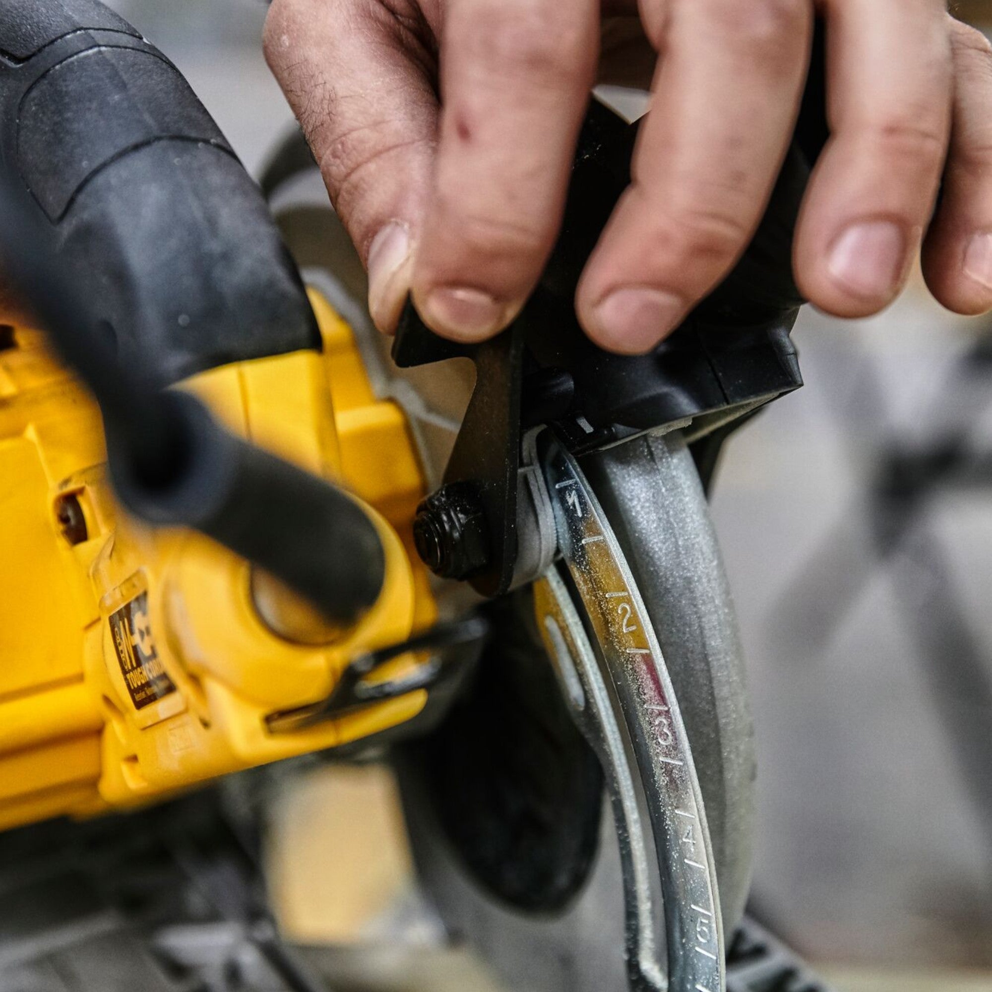 DeWalt DWE 576 K Handkreissaege 1600 Watt 190 mm Koffer 2 - toolbrothers