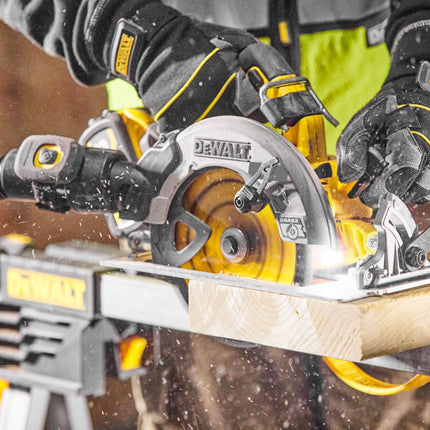 DeWalt DCS 573 X1T Akku Handkreissaege 18 V 190 x 30 mm Brushless 1x Akku 9 0 Ah Ladegeraet TSTAK 4 - toolbrothers