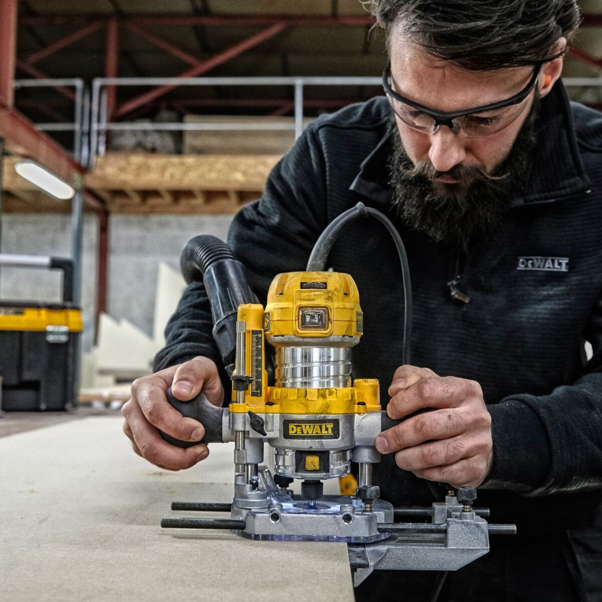 DeWalt D 26204 K Mulitfunktionsfraese 900 Watt 8 mm Koffer 3 - toolbrothers