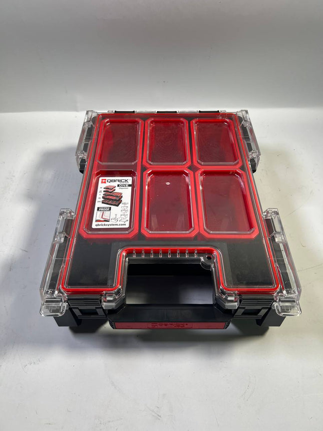 Qbrick System ONE Organizer M Plus stapelbar 364 x 264 x 106 mm 4 l IP66 mit 5 Inlays Unvollstaendig 0 - toolbrothers