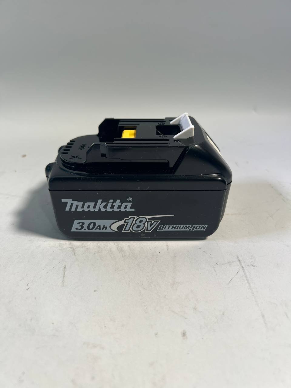 Makita BL 1830 B Li Ion Akku 18 V 3 0 Ah 3000 mAh 197599 5 mit LED Anzeige original kein Nachbau Leicht Gebraucht 0 - toolbrothers