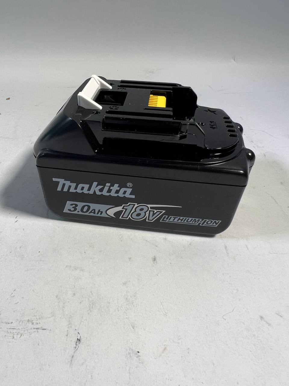 Makita BL 1830 B Li Ion Akku 18 V 3 0 Ah 3000 mAh 197599 5 mit LED Anzeige original kein Nachbau Leicht Gebraucht 2 - toolbrothers