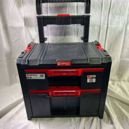 Qbrick System PRO Cart 2 0 Plus Drawer 2 mobile Box auf Raedern 520 x 415 x 660 mm 9 5 l 12 l abnehmbarer Doppelteleskopgriff Beschaedigt 0 - toolbrothers