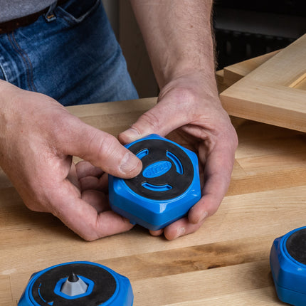 Kreg Anti Rutsch Bloecke Set KFS PUCK 4 stabile rutschfeste Stuetzen Arbeitsbloecke mit herausfahrbaren Pins 3 - toolbrothers