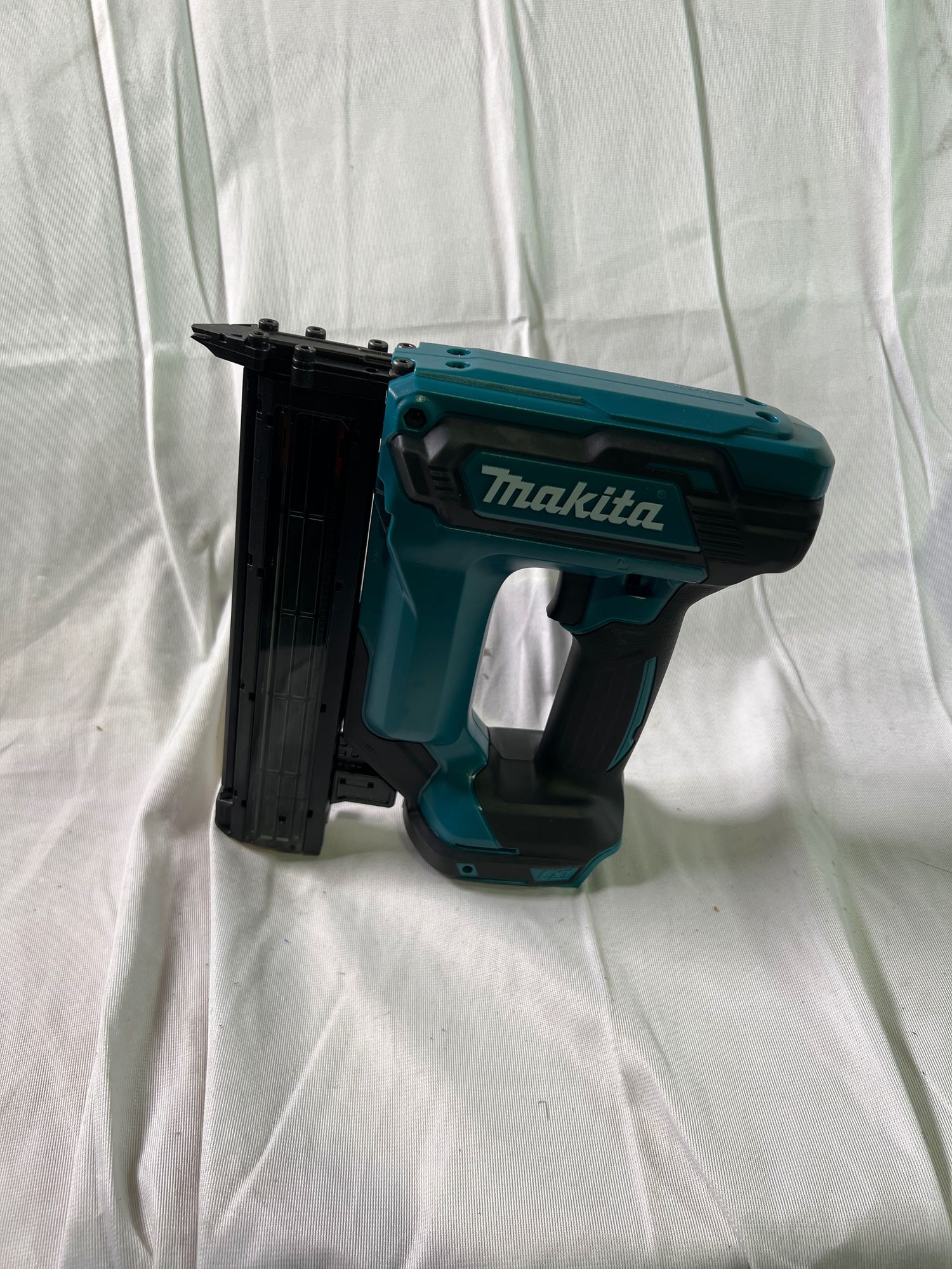 Makita DFN 350 Z Akku Stauchkopfnagler 18 V 15 35 mm Solo ohne Akku ohne Ladegeraet Reparaturgeraet 0 - toolbrothers