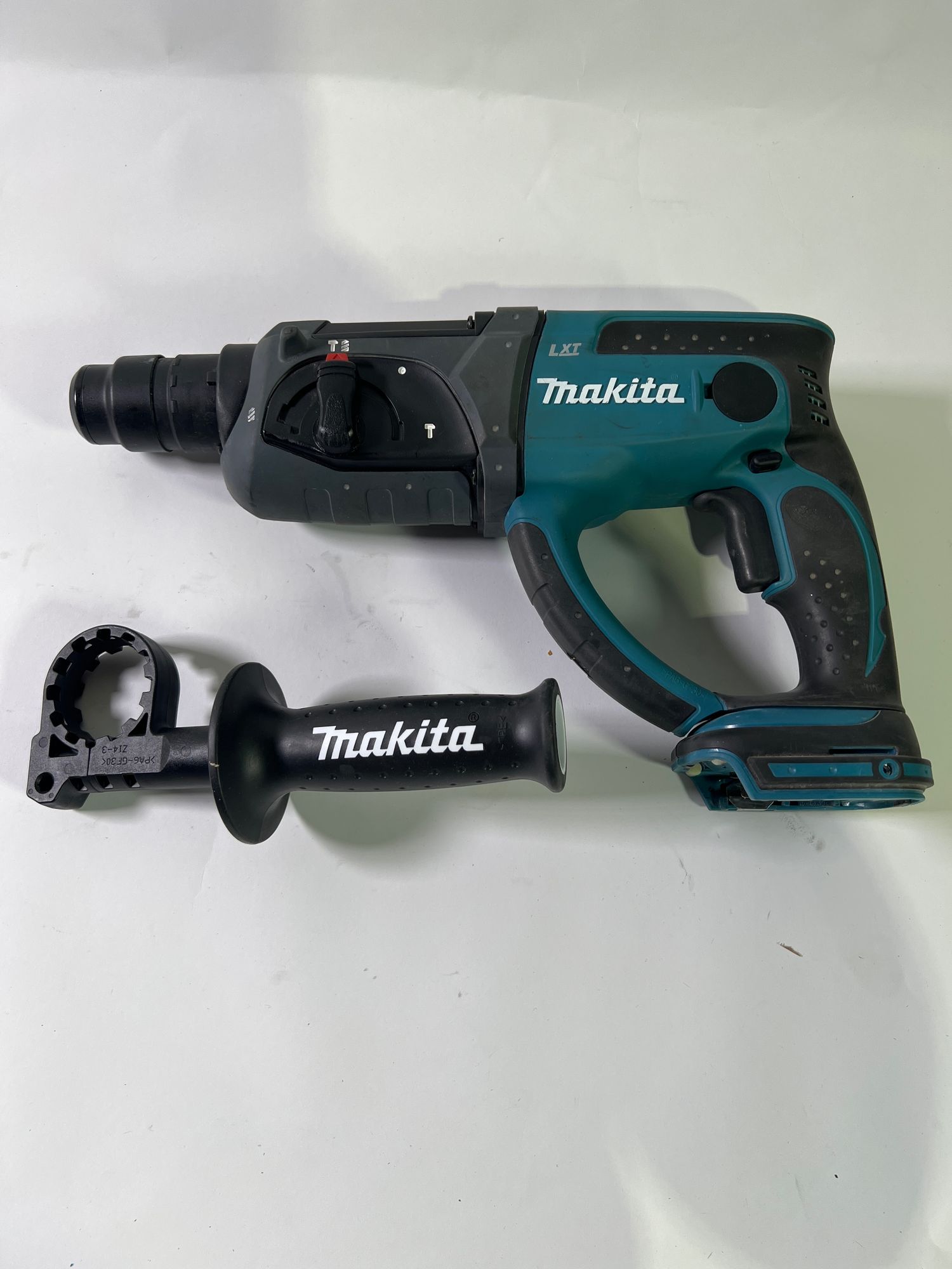 Makita DHR 202 Z Akku Bohrhammer 18 V 1 9 J SDS Plus Solo ohne Akku ohne Ladegeraet Leicht Gebraucht 0 - toolbrothers