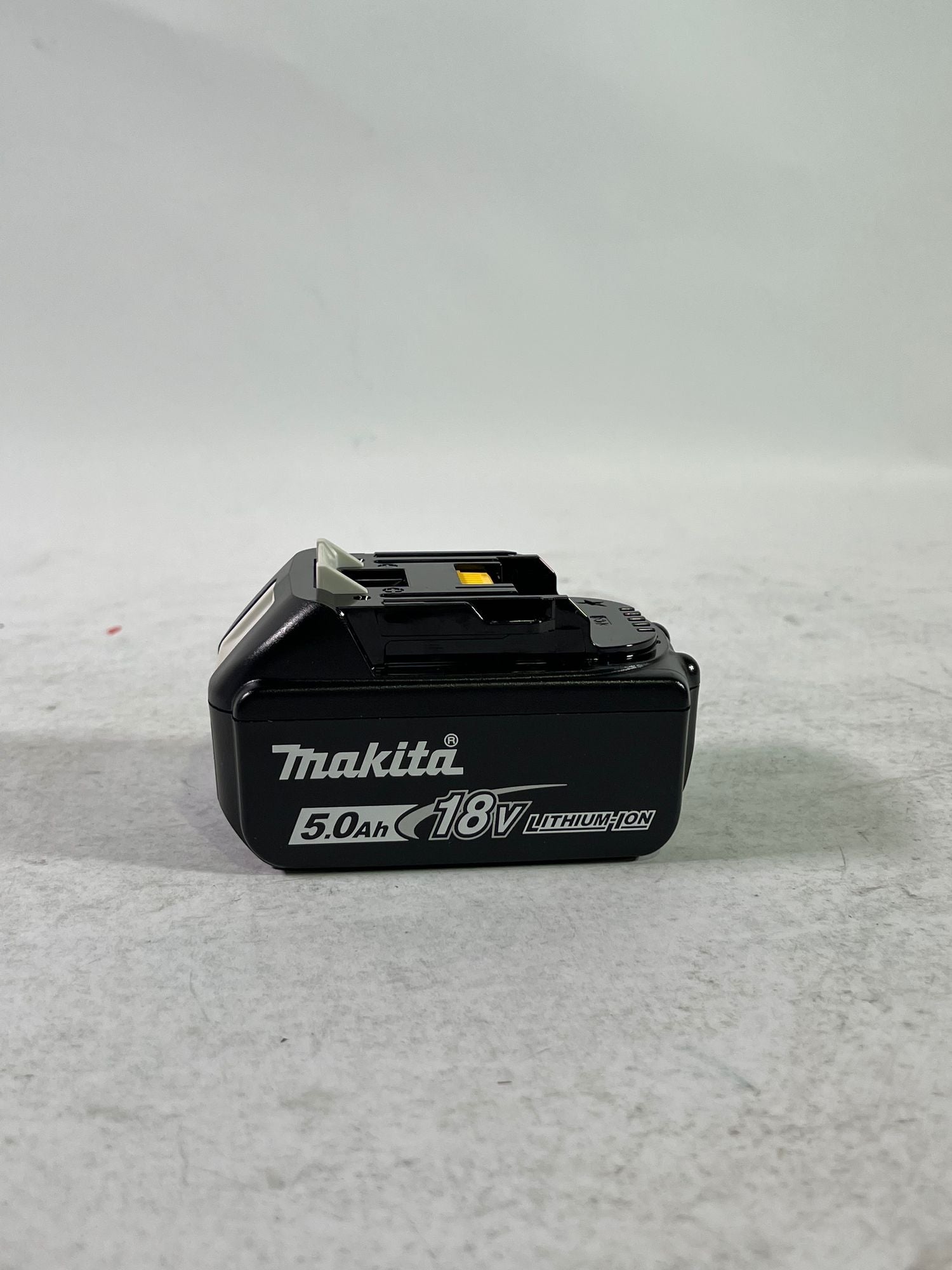 Makita BL 1850 B Li Ion Akku 18V 5 0 Ah 197280 8 632f15 1 mit LED Anzeige Nachfolger von 196672 8 Reparaturgeraet 0 - toolbrothers
