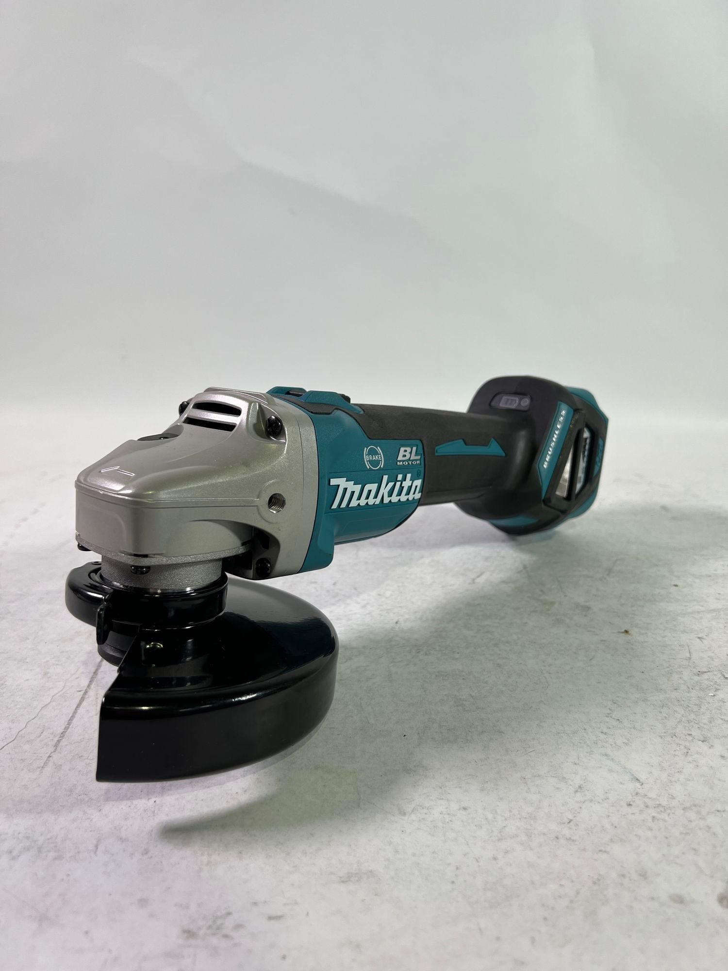 Makita DGA 513 Z Akku Winkelschleifer 18 V 125 mm Brushless Solo ohne Akku ohne Ladegeraet Reparaturgeraet 0 - toolbrothers