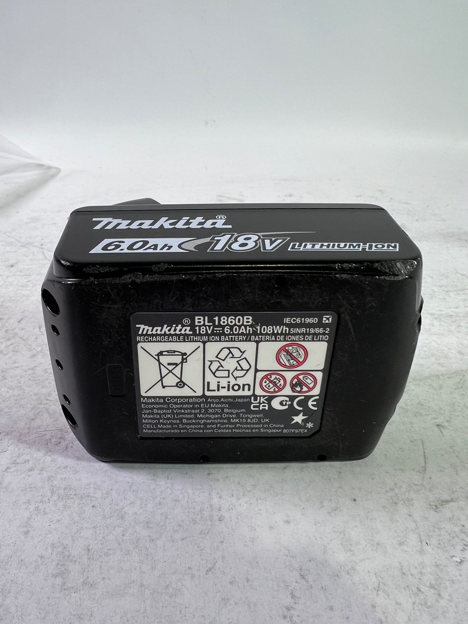 Makita BL 1860 B 18 V 6 0 Ah 6000 mAh Li Ion Akku mit LED Anzeige 197422 4 original kein Nachbau Reparaturgeraet 2 - toolbrothers