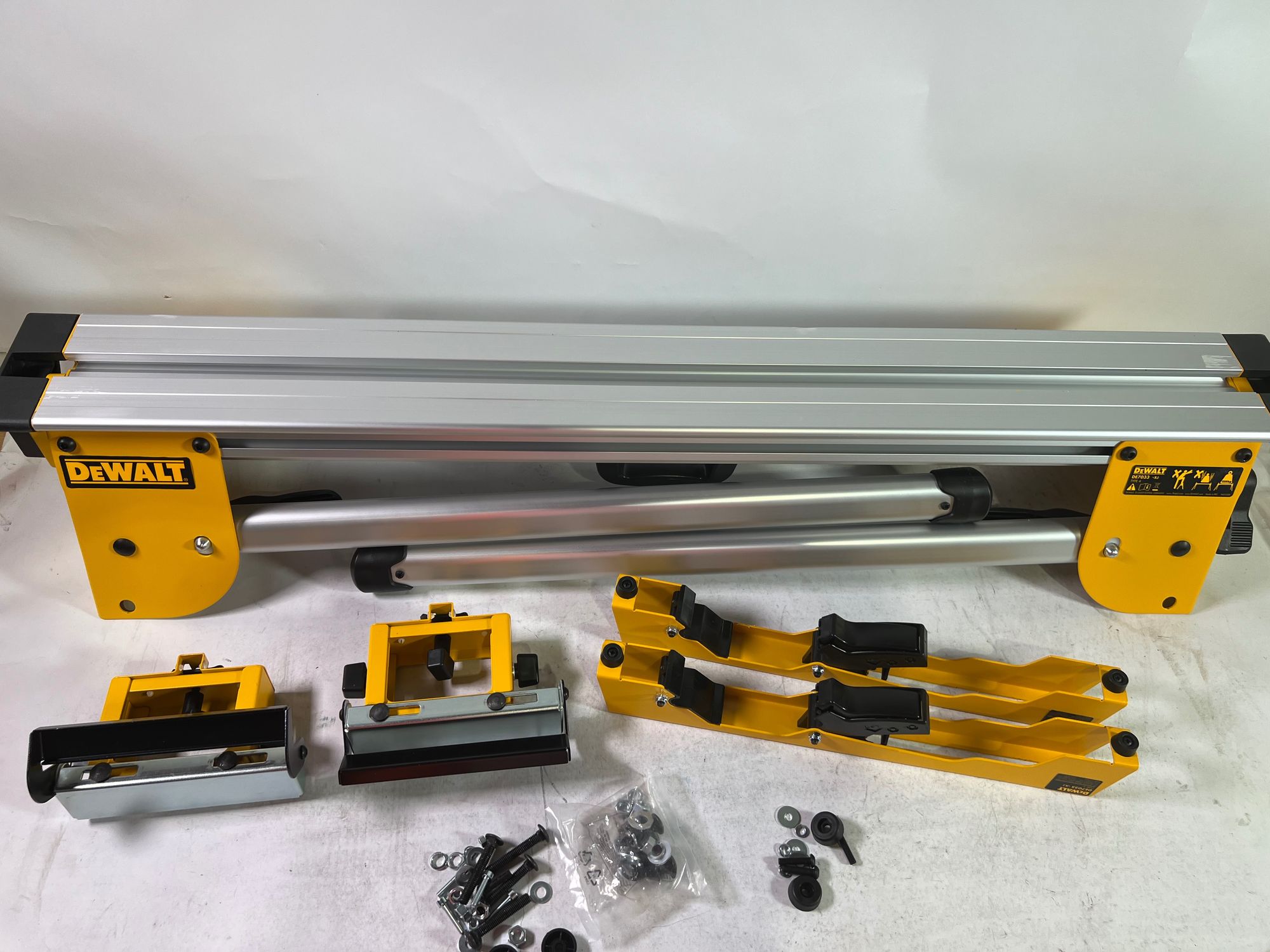 DeWalt DE 7033 Universal Untergestell fuer Kapp Paneel und Gehrungssaegen Leicht Gebraucht 0 - toolbrothers