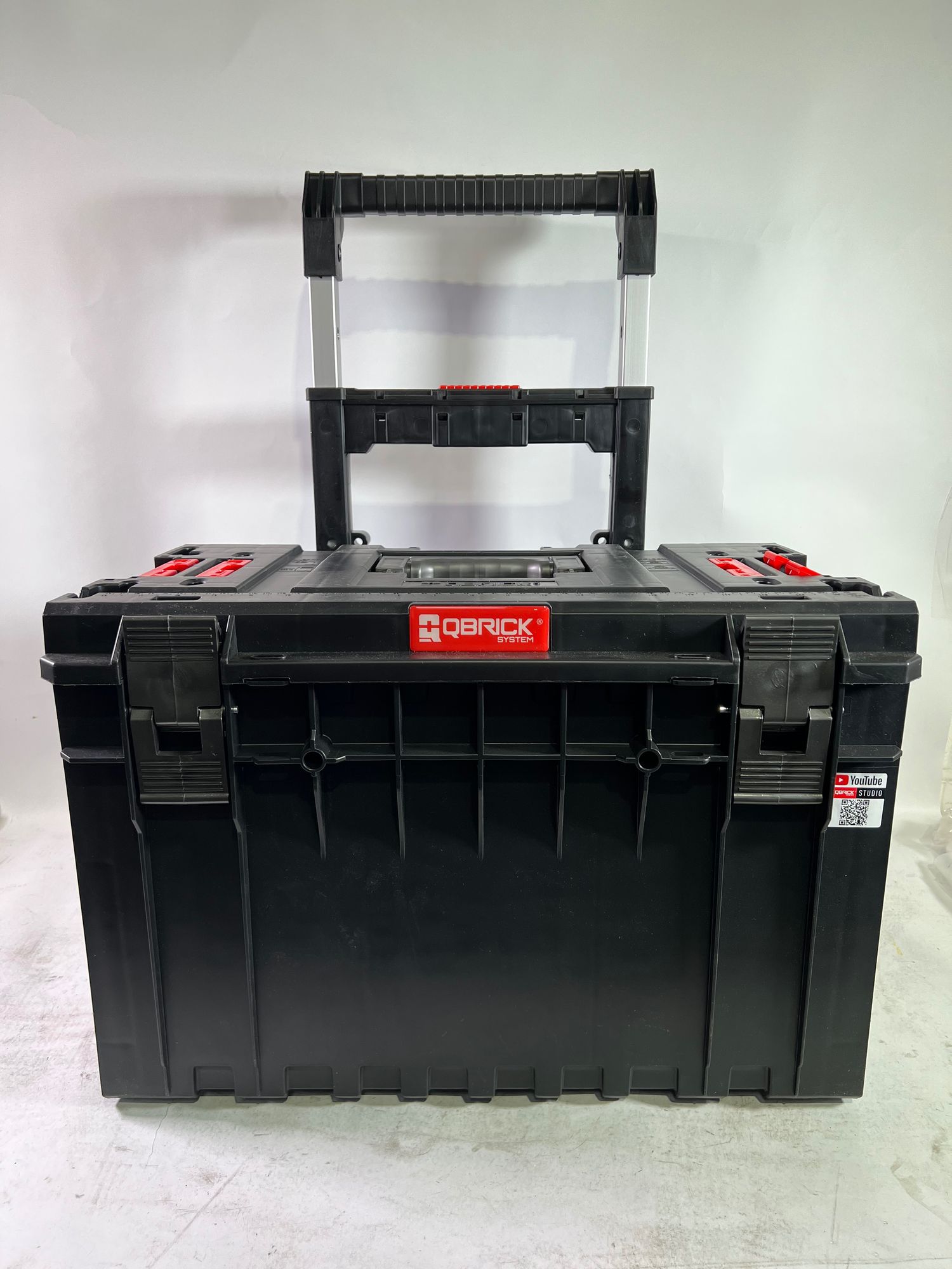 Qbrick System ONE Cart 2 0 Trolley 641 x 485 x 660 mm 52 l IP66 100 kg belastbar stapelbar mit Doppelteleskopgriff aus Aluminium Beschaedigt 0 - toolbrothers
