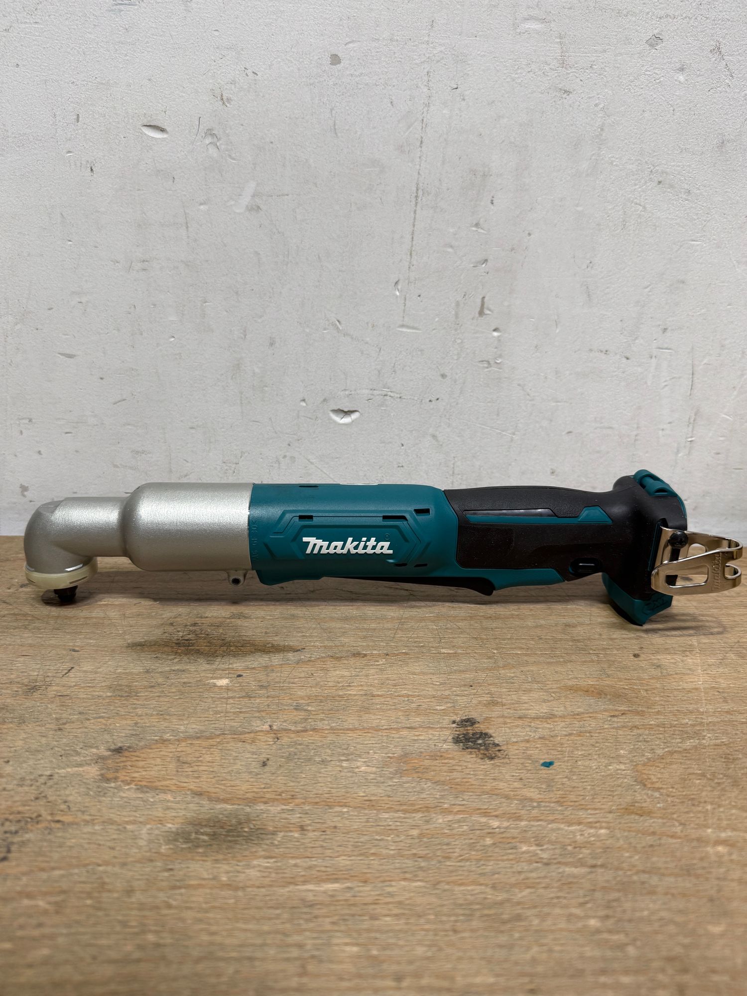 Makita TL 065 DZJ Akku Winkelschlagschrauber 12 V 3 8 60 Nm Makpac ohne Akku ohne Ladegeraet Stark Gebraucht 1 - toolbrothers