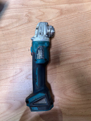 Makita DGA 521 ZX1 Akku Winkelschleifer 18 V 125 mm X-LOCK Brushless Solo - ohne Akku, ohne Ladegerät - Reparaturgerät