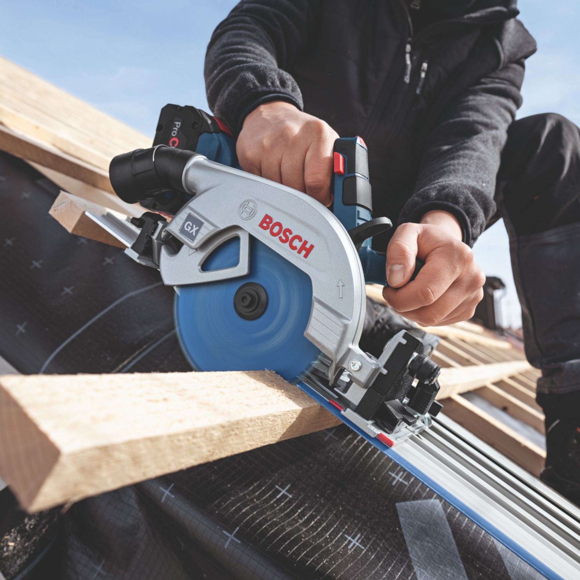 Bosch GKS 18V 57 2 GX Professional Akku Kreissaege 18 V 165 mm Brushless 2x ProCORE Akku 4 0 Ah Ladegeraet Kappschiene 3 - toolbrothers