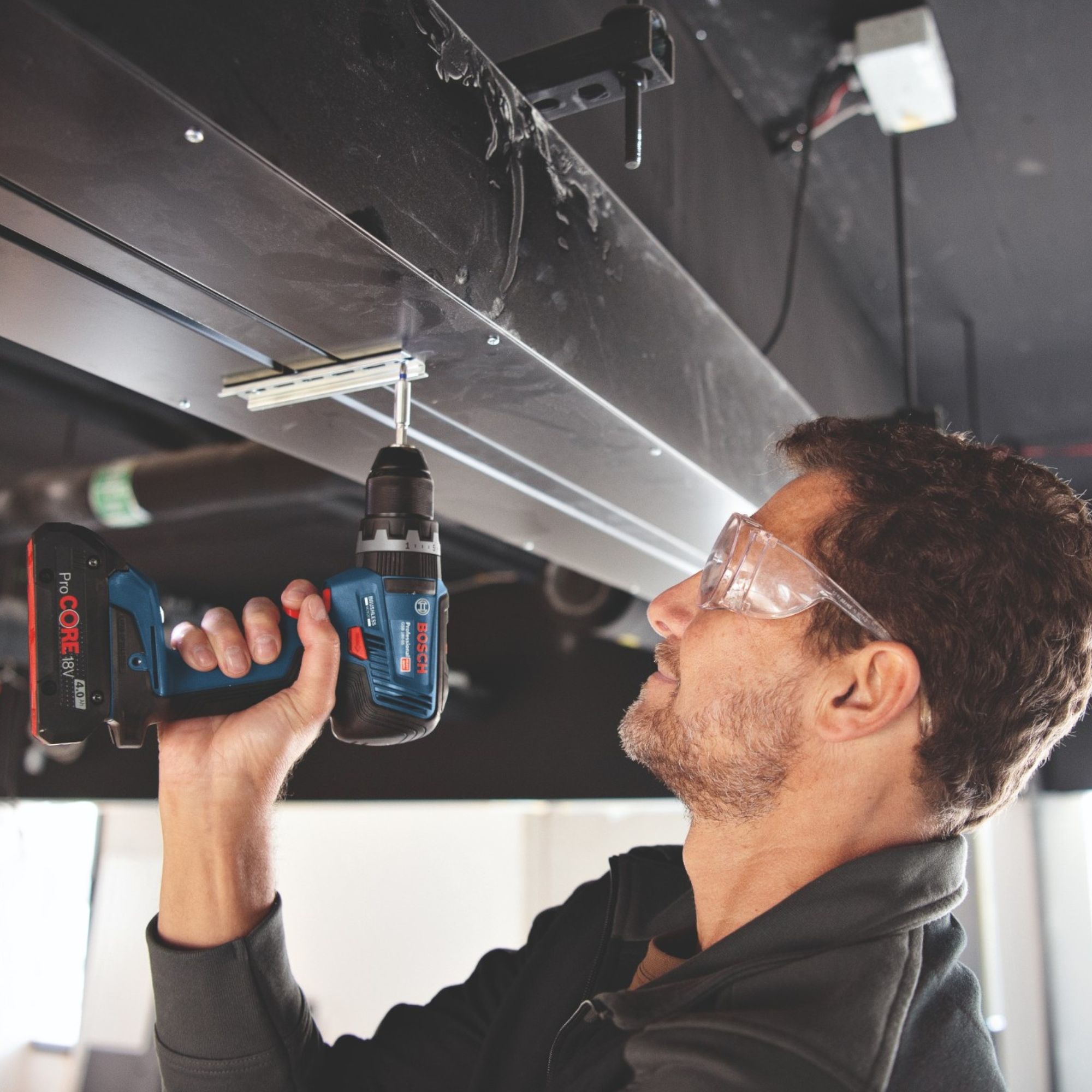 Bosch GSB 18V 55 Professional Akku Schlagbohrschrauber 18 V 55 Nm Brushless 1x Akku 2 0 Ah ohne Ladegeraet 4 - toolbrothers