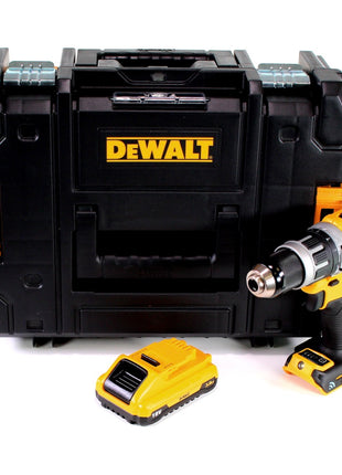 Taladro percutor inalámbrico Dewalt DCD 797 NT 18V sin escobillas + 1x batería 3.0Ah + TSTAK - sin cargador