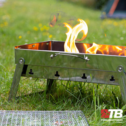 Toolbrothers Outdoor tragbarer Holzkohle Edelstahl Grill für Camping werkzeuglose Montage 43 x 29 x 23 cm Silber Smoker BBQ Pit Grill