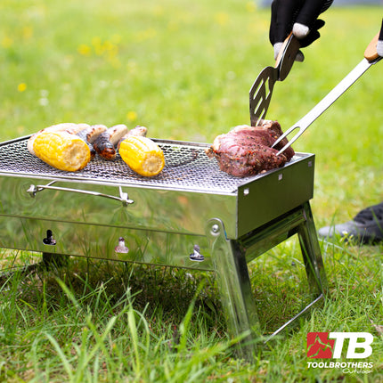 Toolbrothers Outdoor tragbarer Holzkohle Edelstahl Grill für Camping werkzeuglose Montage 43 x 29 x 23 cm Silber Smoker BBQ Pit Grill