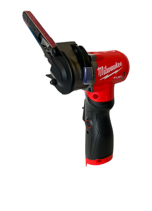 Lima de banda de batería Milwaukee M12 FBFL10-301 12 V 10 x 330 mm + 1x batería 3,0 Ah - sin cargador