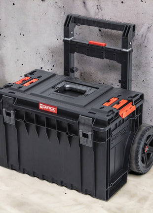 Qbrick System ONE Cart 2.0 Trolley 641 x 485 x 660 mm 52 l IP66 100 kg belastbar stapelbar mit Doppelteleskopgriff aus Aluminium